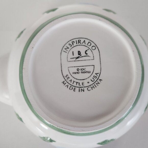 Inspirado IDC Handpainted Ceramic Snowman Holiday Teapot - Picture 6 of 11